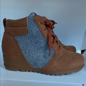 SOREL Evie Ankle Lace-up Wedge Platform Booties Tan Brown Gray Suede Size 9
